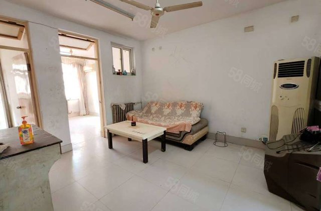 电大旁 三室中间楼层36.8万