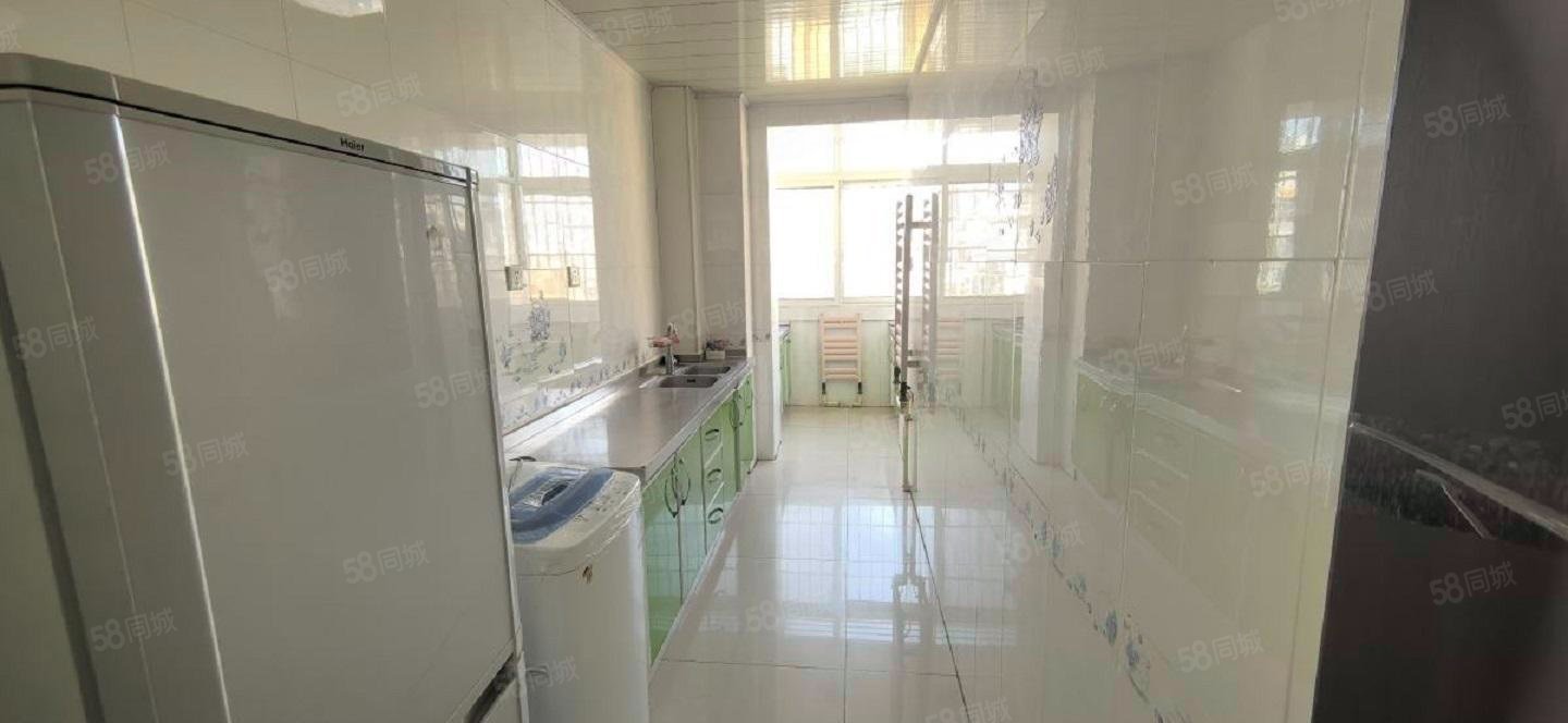 裕龍花園六區(qū)2室1廳1衛(wèi)70.4㎡南北155萬(wàn)