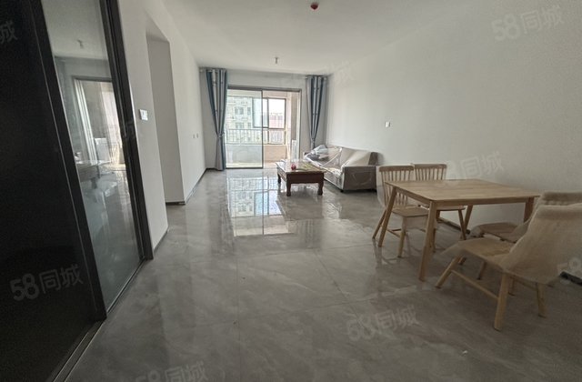 明康康盛园 110平方三室一卫 10层带储藏室 有证随时过户