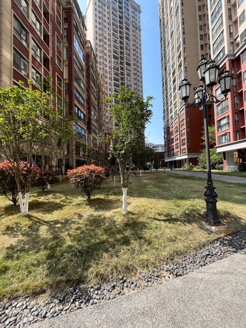 3加1户型 主卧带衣帽间 满二带车位 割肉出,河塘郡府-黔西南58同城