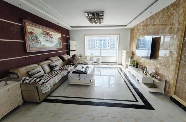 急售 150平方三叶草 南北通透 精装修 带全套家具家电