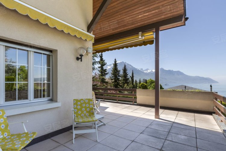 瑞士约¥1230万迷人的 6.5 间客房别墅，享有湖泊的壮丽景色二手房公寓图片