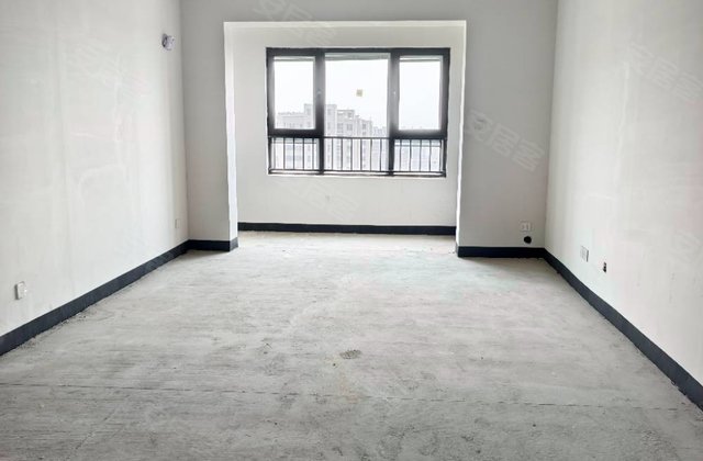 都会之光4室2厅137㎡89万二手房图片