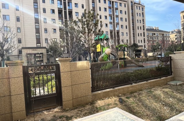 兴业大连花园6期(南区)5室3厅190㎡102万二手房图片