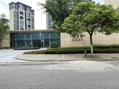 新津小区>花舞人间小区>新城金樾澜湾名邸下载app周边配套小区问答
