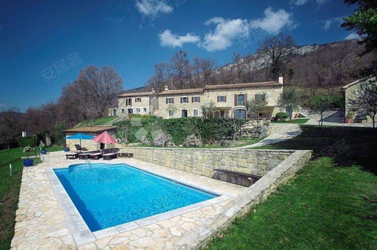 克罗地亚约¥1301万CroatiaLupoglavHouse出售二手房公寓图片
