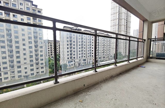 万瑞天赋未来4室2厅129㎡80万二手房图片