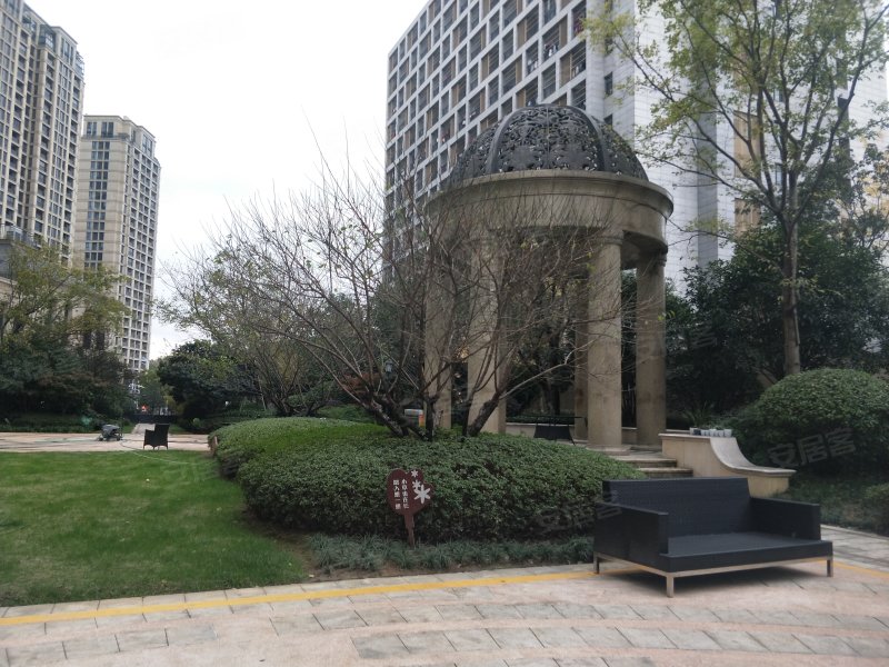 绿城秀丽春江钟秀园