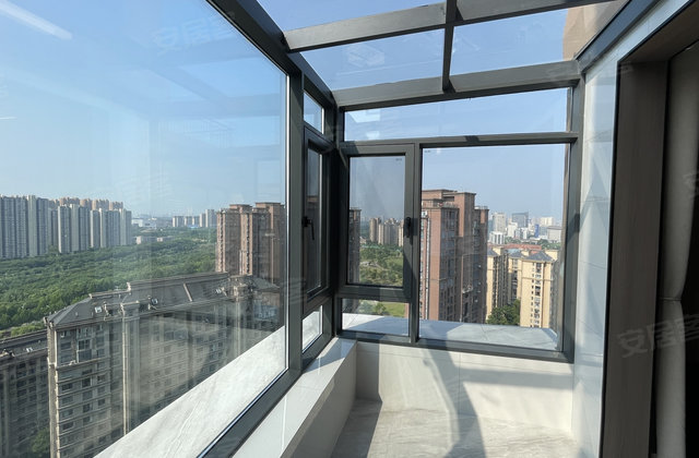 龙湖天地4室3厅198㎡109万二手房图片