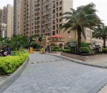 京华假日湾c区 双卫格局 车位充足 中间楼层采光好 有电梯