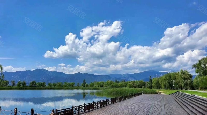 鸿坤悦山湖图片