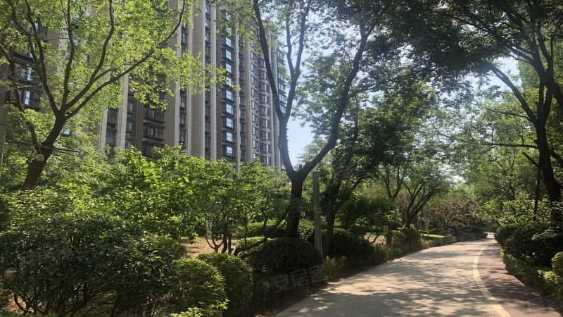 龙湖长楹天街(西区)