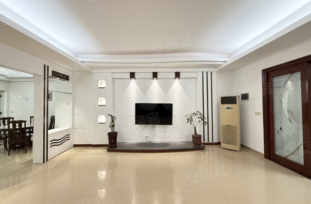 彩龙花园3室2厅144.42㎡66.4万二手房图片