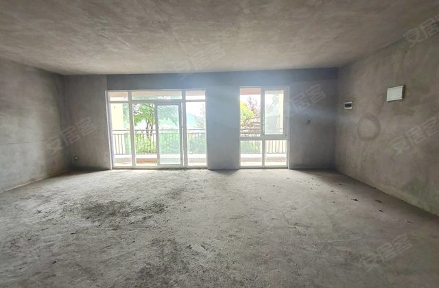 中铁共青湖4室2厅176㎡82.8万二手房图片