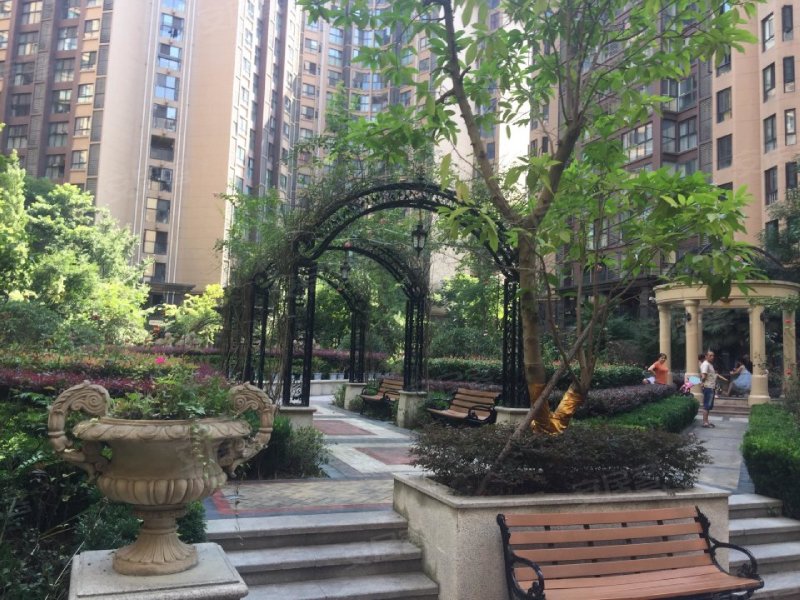 金泉香槟城(商住楼)