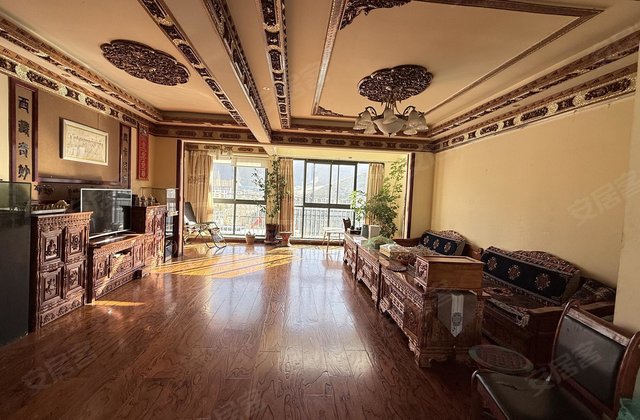 好城桑旦林4室2厅178㎡150万二手房图片