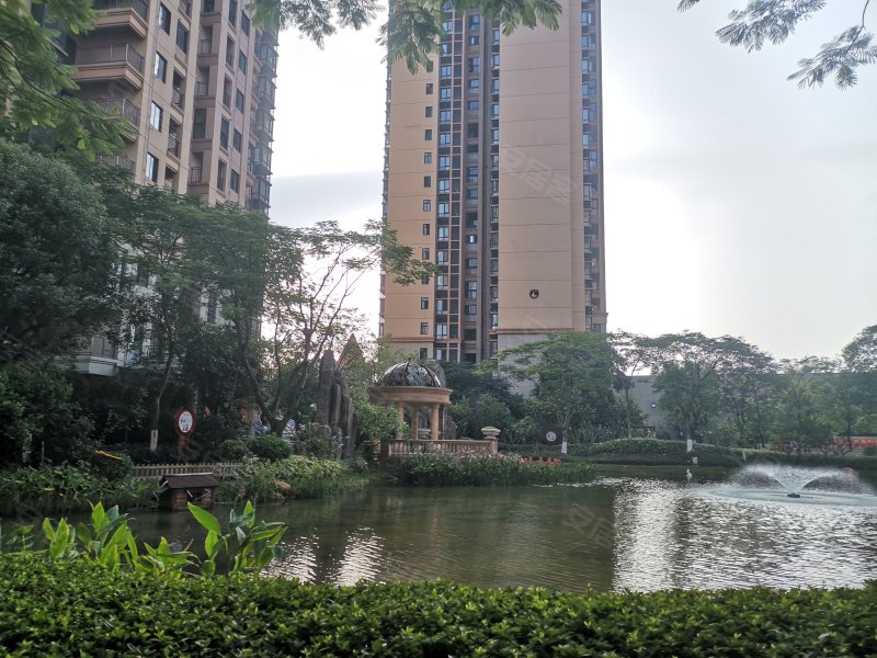 万昌东方巴黎水岸