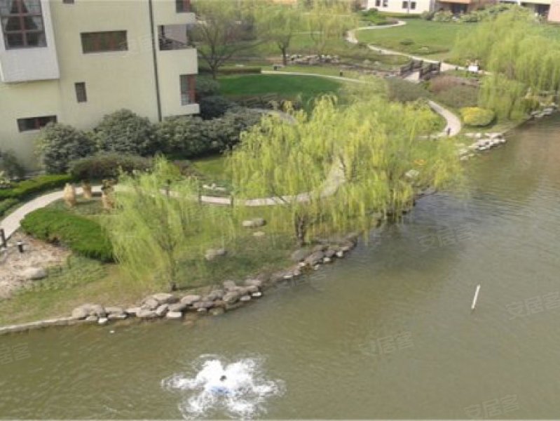 西庭网球俱乐部和公寓 