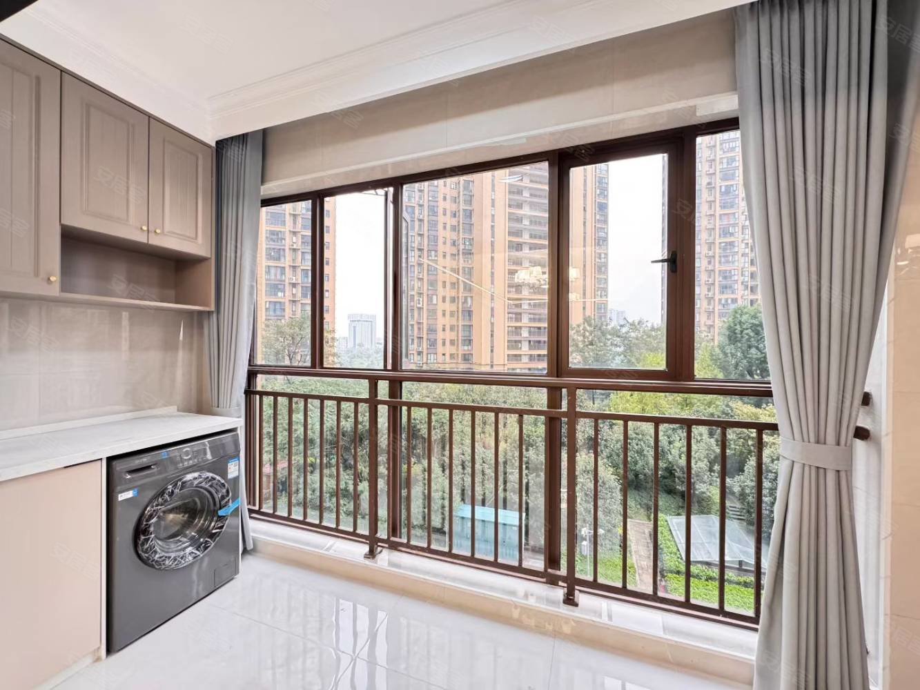 中建水岸琼湖3室2厅2卫114㎡南北58.8万