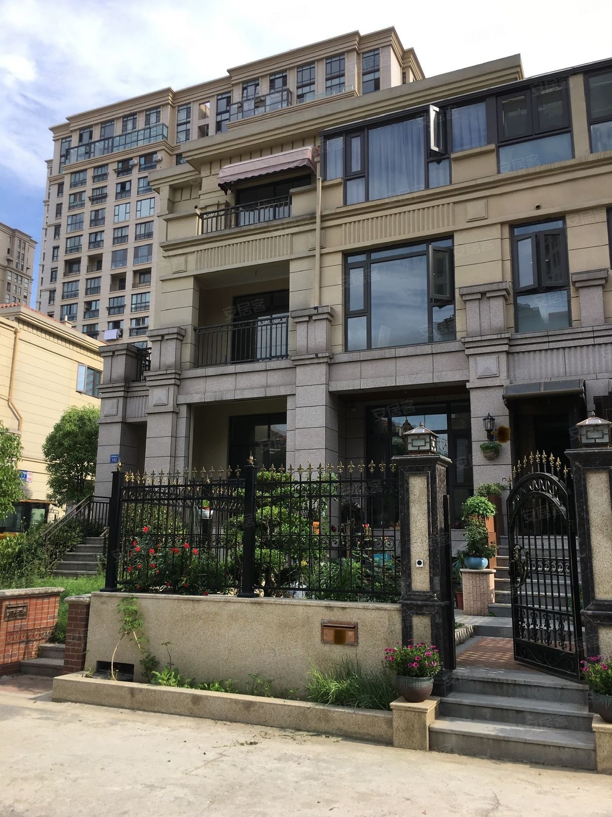 嘉利华府庄园别墅