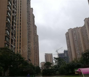 凯旋公馆166平130万3室2厅2卫