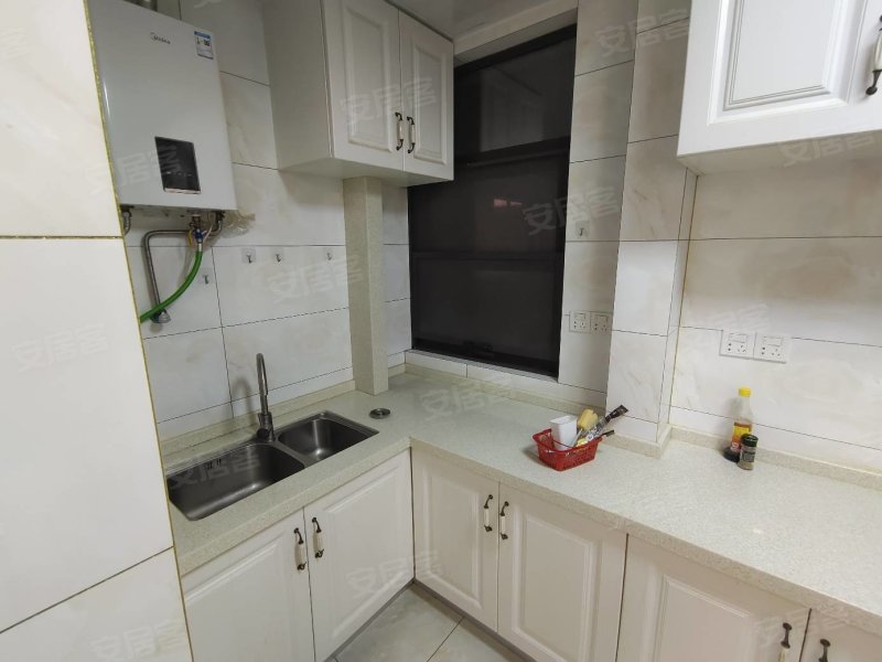 南面 排,中高层,精装修,满两年,瑞景华府二手房,130万,3室2厅,1卫,92