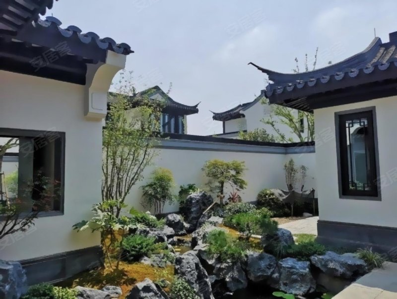 宝莲府邸(别墅)3室2厅3卫110㎡南北740万