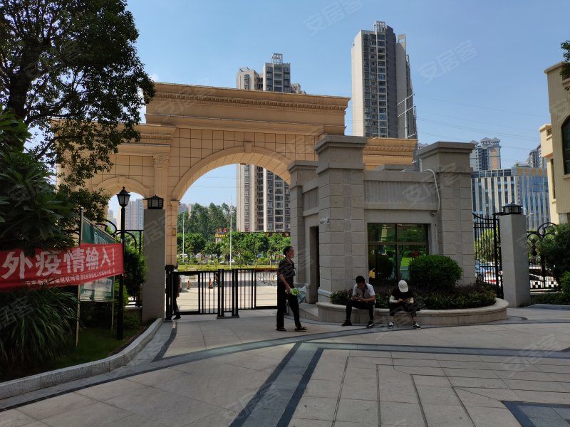 万昌东方巴黎水岸,胜利路南,近金玉路-玉林万昌东方巴黎水岸二手房