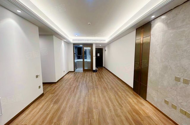 金鹰商圈中骏璟峰云庭边套南北通