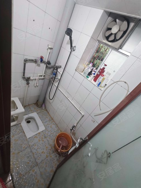 明秀小区北区39万中间楼层采光好 适合单身公寓或小家庭居住