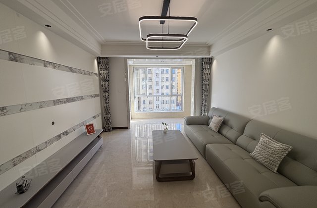 东方国际3室2厅107㎡47.8万二手房图片