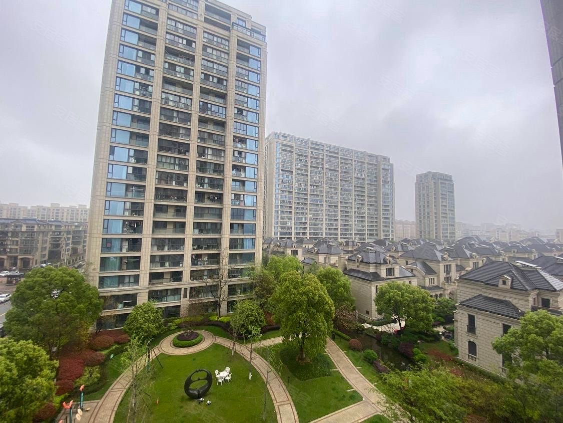 台州中央花园2室2厅1卫100㎡南240万