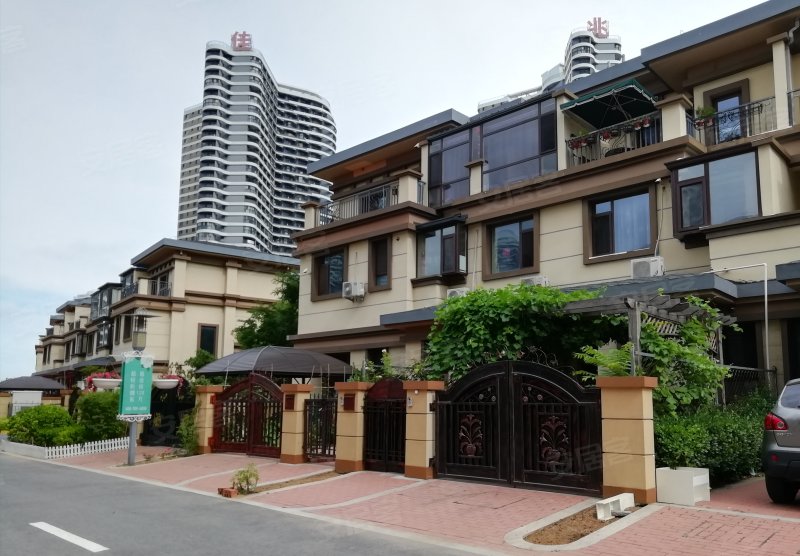 葫芦岛绥中东戴河佳兆业3层联排别墅前后两个院子位置好