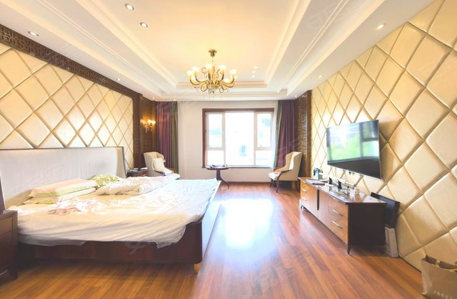 东方之珠水晶湾5室2厅235.43㎡170万二手房图片