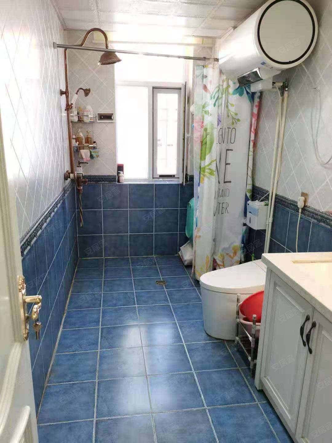 凯龙名都3室2厅1卫165㎡南70万