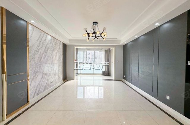 新鸿基悦城3室2厅142.44㎡245万二手房图片