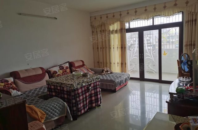 临武舜峰花园3室2厅130㎡29.8万二手房图片