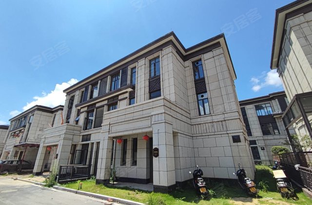 锦峰湖景华庭(别墅)5室2厅245㎡350万二手房图片