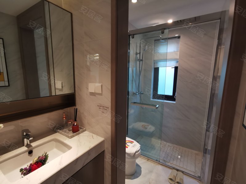 郑州西区 地铁口500米 新城尚郡 南北通透 均价6900