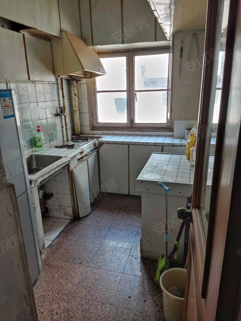 石鼓路225号小区3室1厅1卫户型方正宜居舒适诚心出售