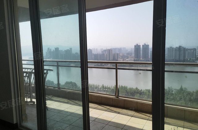 汉上第一街4室2厅155㎡114万二手房图片