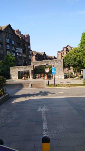 万江共和新城红公馆君藏