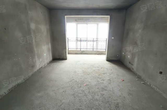 佰宇卢浮帝景3室2厅131㎡42万二手房图片