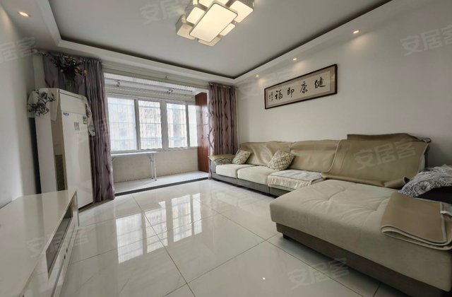 中央公馆3室2厅135㎡69.6万二手房图片