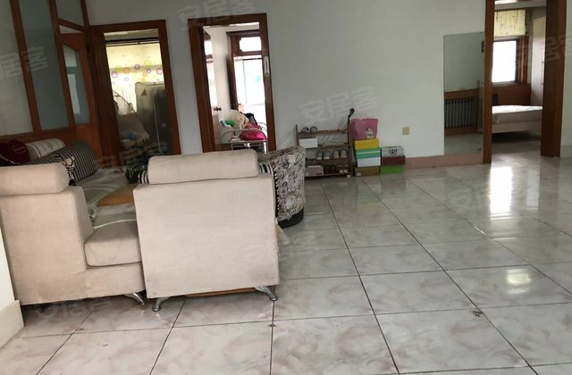 2分儒家风尚任城阜桥街道沅笔泉路11号秦庄小区1990年建造低层(共6层)