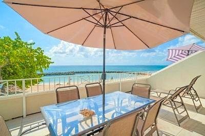 开曼群岛约¥1535万海滩前公寓， 7 英里海滩， 大开曼岛二手房公寓图片