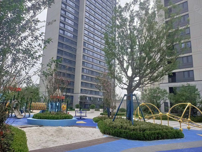 陆港绿城西安全运村