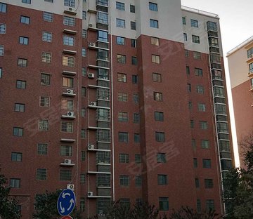 名仕公馆 商业配套成熟 交通便捷 刚需小三居 房龄新 楼层好