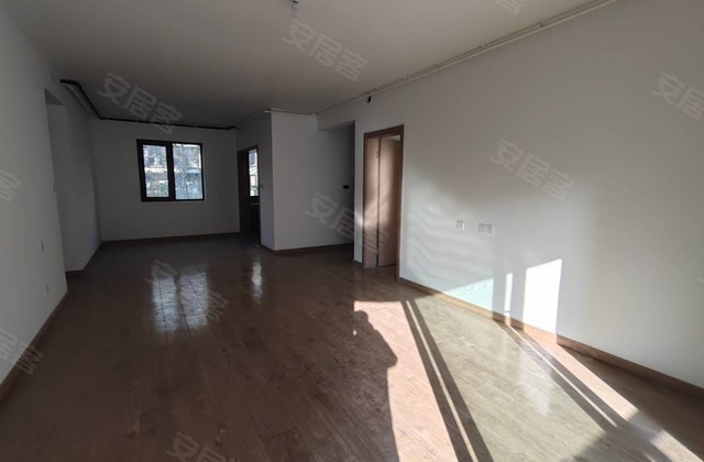 龙湖中天春江天镜府4室2厅143㎡186万二手房图片