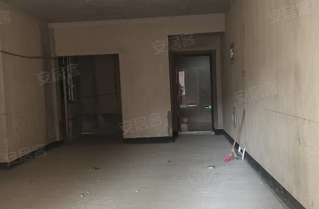 拓海南山俪景4室2厅132㎡71.8万二手房图片